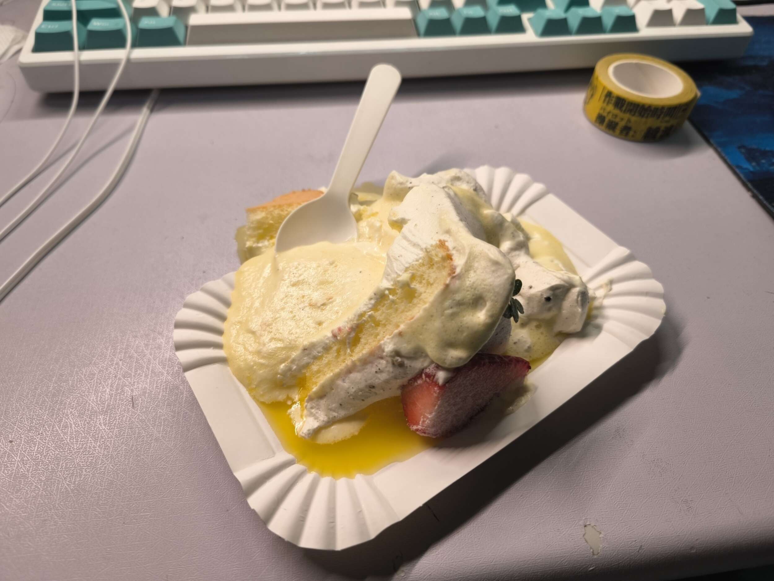 融化了的蛋糕。